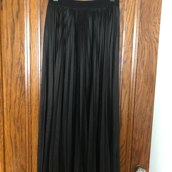 Black evening skirt - Picture 1 of 4